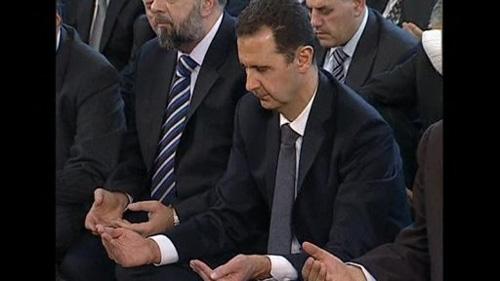 Tổng thống Syria al-Assad tham dự cầu nguyện tại nhà thờ Hồi giáo al-Afram tại Damascus ngày 24/1nhân kỷ niệm sinh nhật của Nhà tiên tri Mohammed.